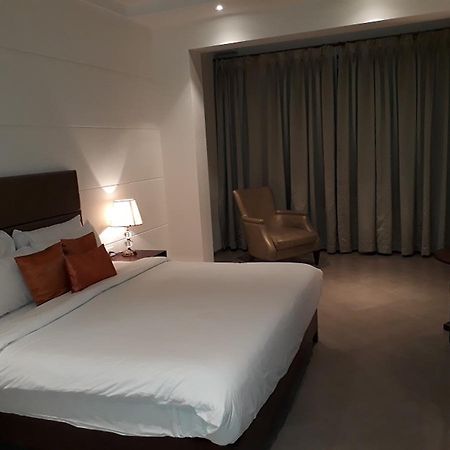 Lemon Tree Hotel Кандолим Экстерьер фото
