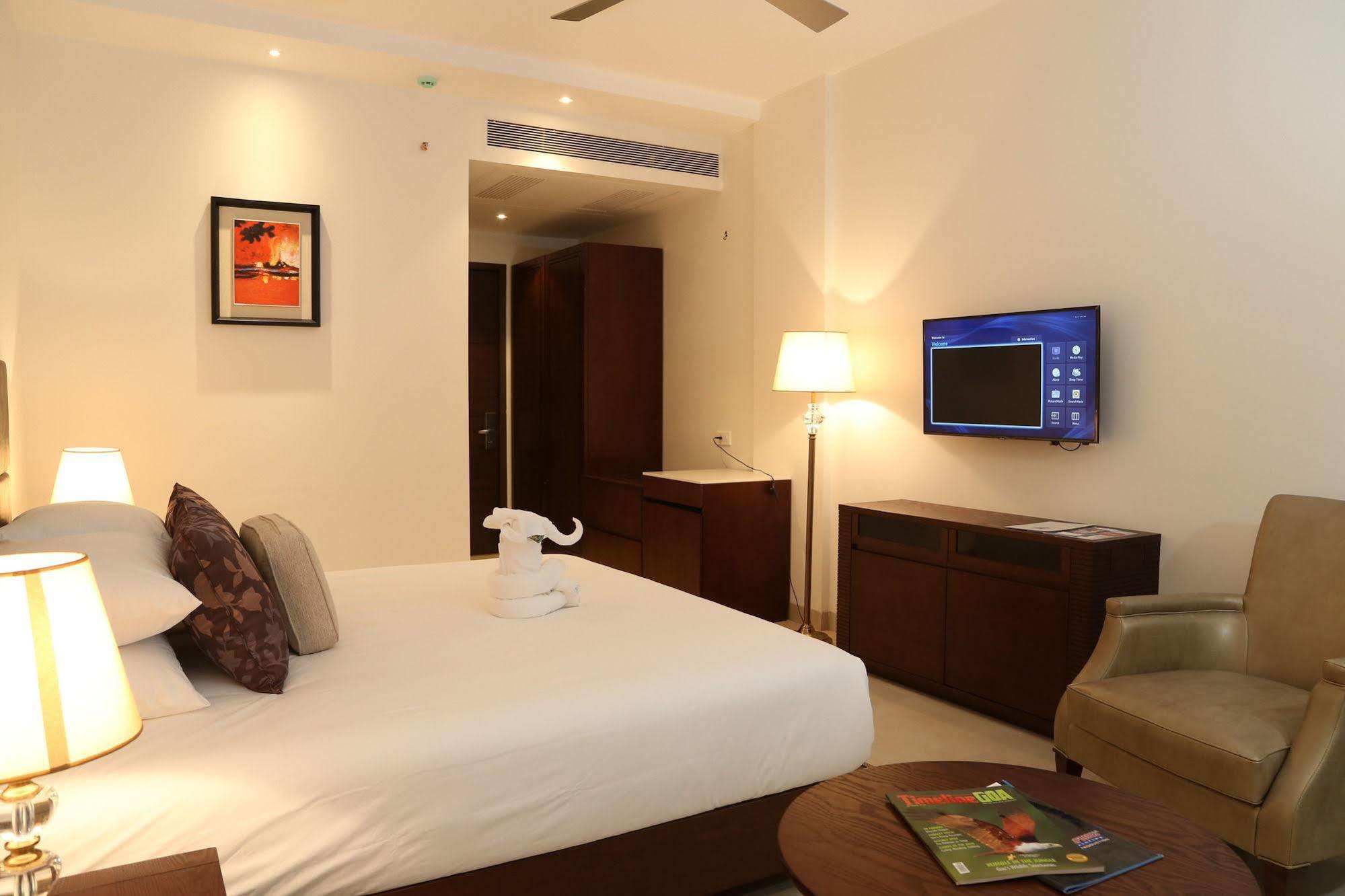 Lemon Tree Hotel Кандолим Экстерьер фото