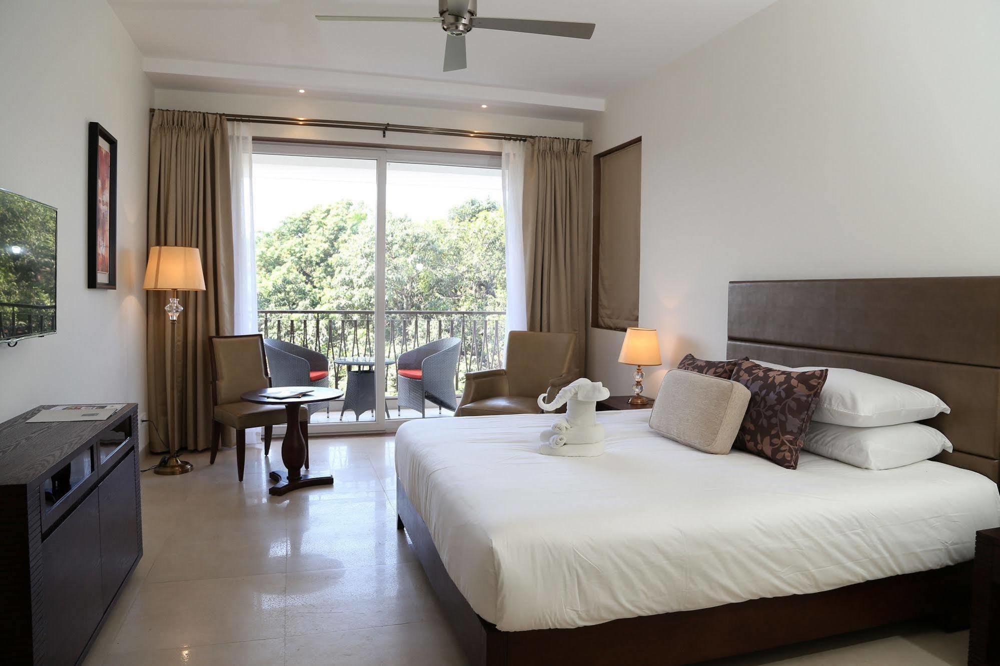 Lemon Tree Hotel Кандолим Экстерьер фото