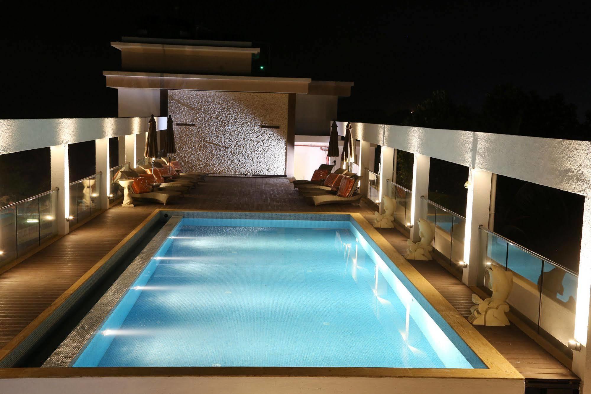 Lemon Tree Hotel Кандолим Экстерьер фото