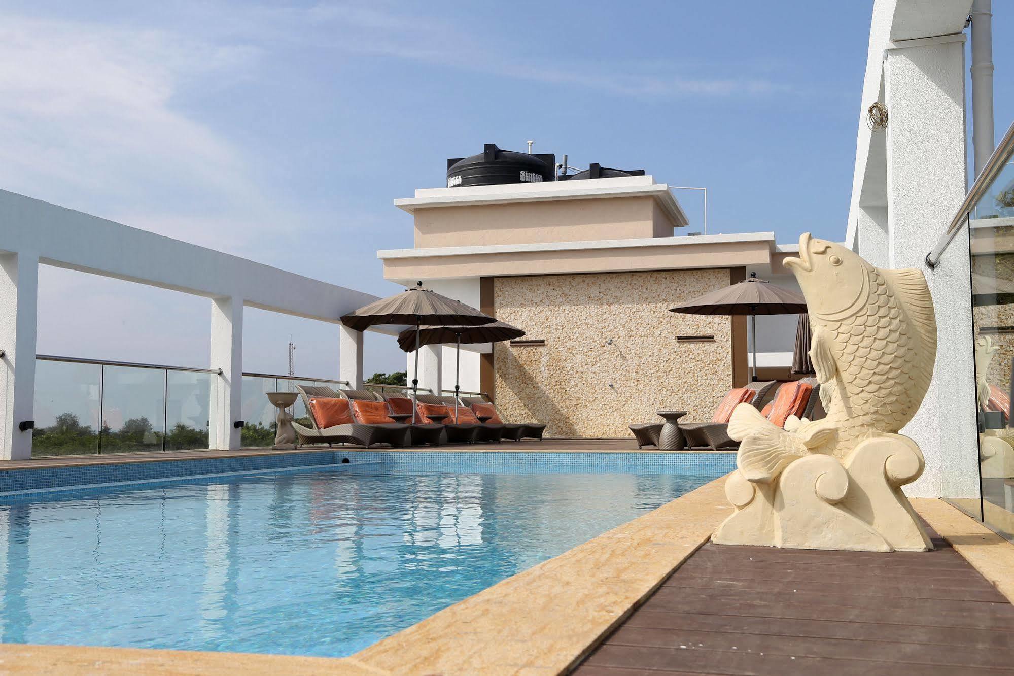 Lemon Tree Hotel Кандолим Экстерьер фото