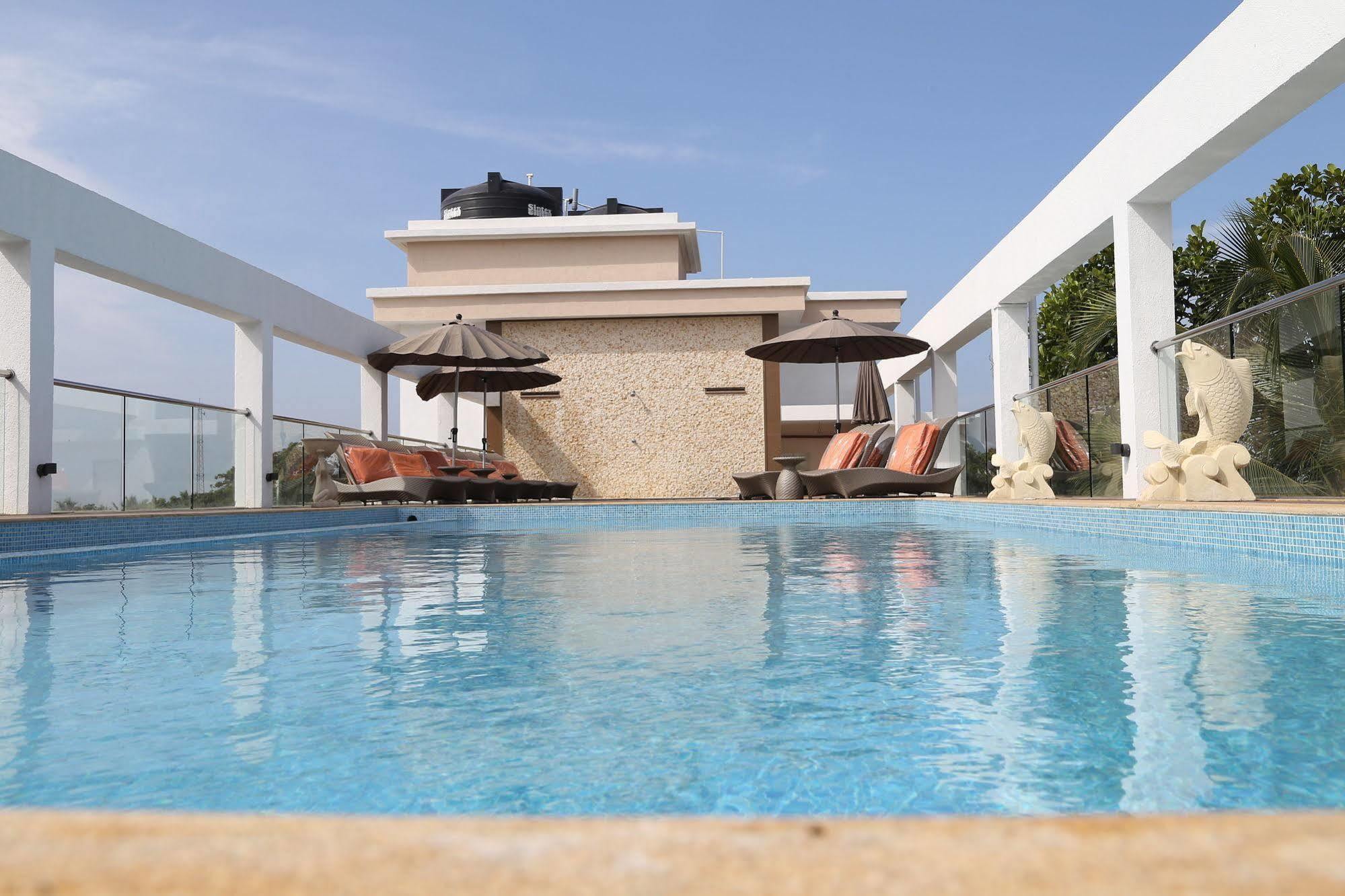 Lemon Tree Hotel Кандолим Экстерьер фото