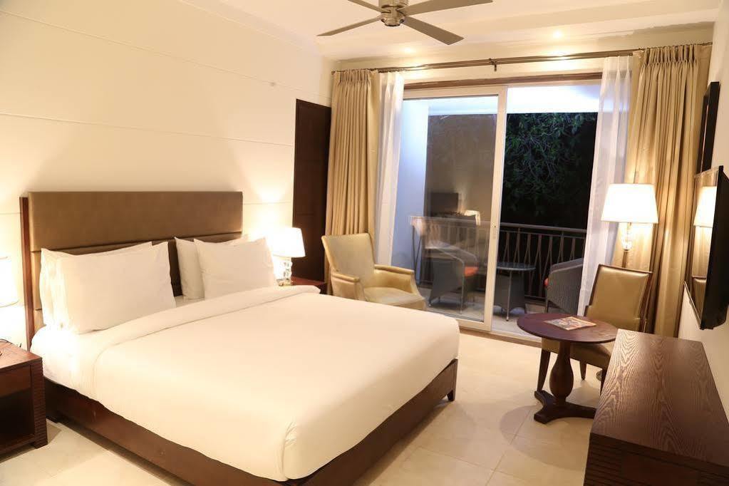 Lemon Tree Hotel Кандолим Экстерьер фото