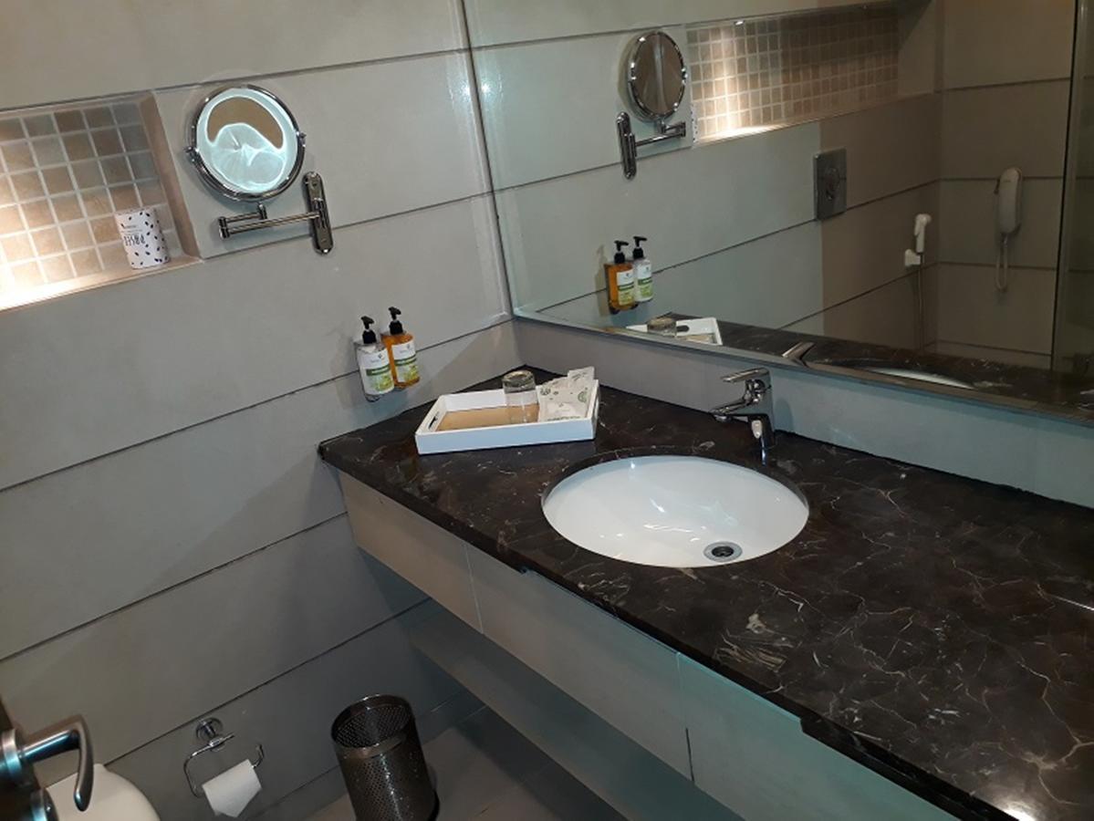 Lemon Tree Hotel Кандолим Экстерьер фото