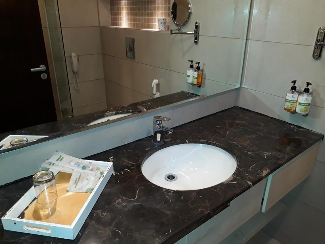 Lemon Tree Hotel Кандолим Экстерьер фото